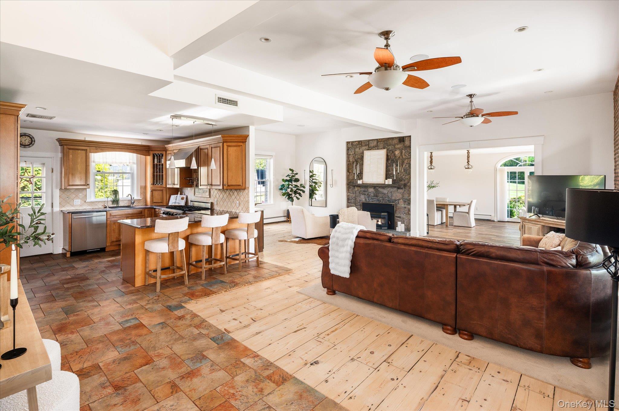 Mahopac, New York, 10541, United States, 4 Bedrooms Bedrooms, ,4 BathroomsBathrooms,Residential,Active,2045784