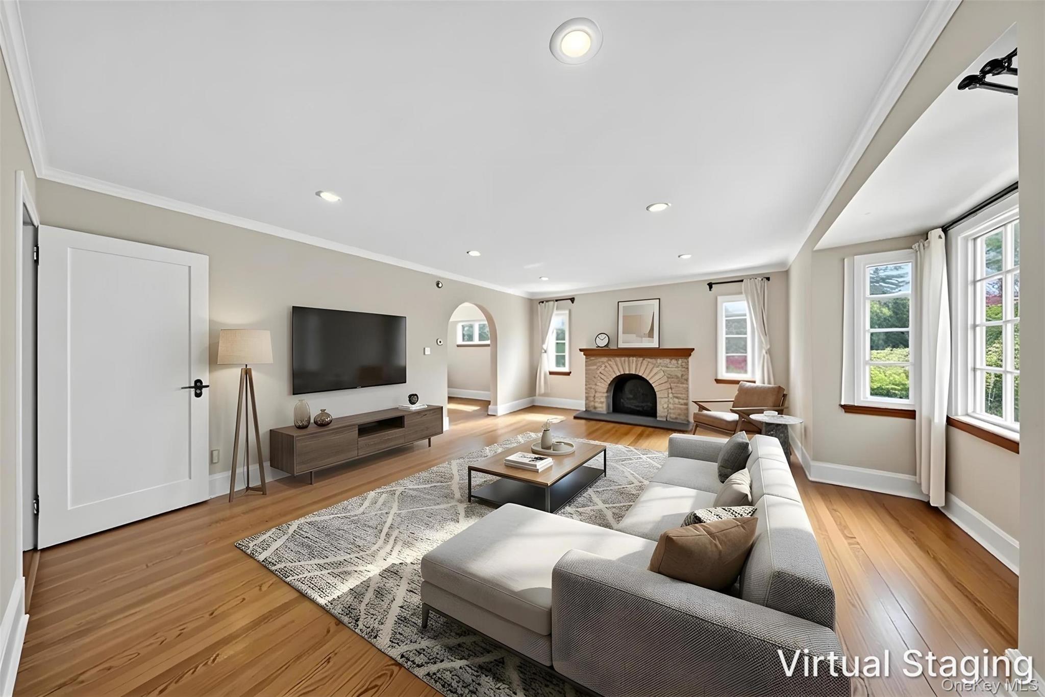 Manhasset, New York, 11030, United States, 4 Bedrooms Bedrooms, ,3 BathroomsBathrooms,Residential,Active,2045030