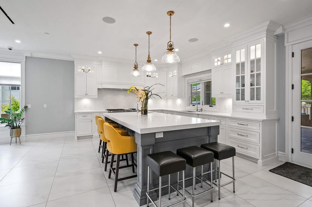 Little Neck, New York, 11362, United States, 5 Bedrooms Bedrooms, ,6 BathroomsBathrooms,Residential,Active,1908169