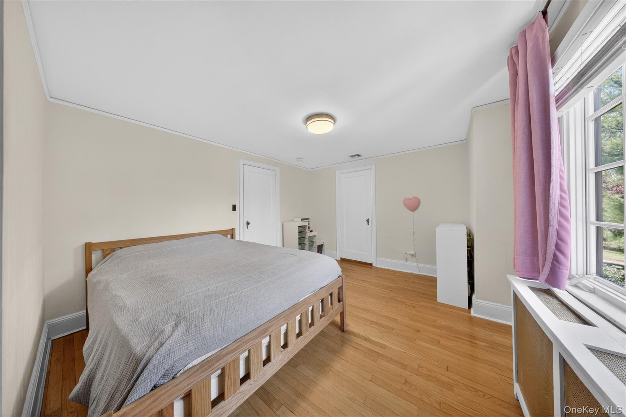 Manhasset, New York, 11030, United States, 4 Bedrooms Bedrooms, ,3 BathroomsBathrooms,Residential,Active,2045030
