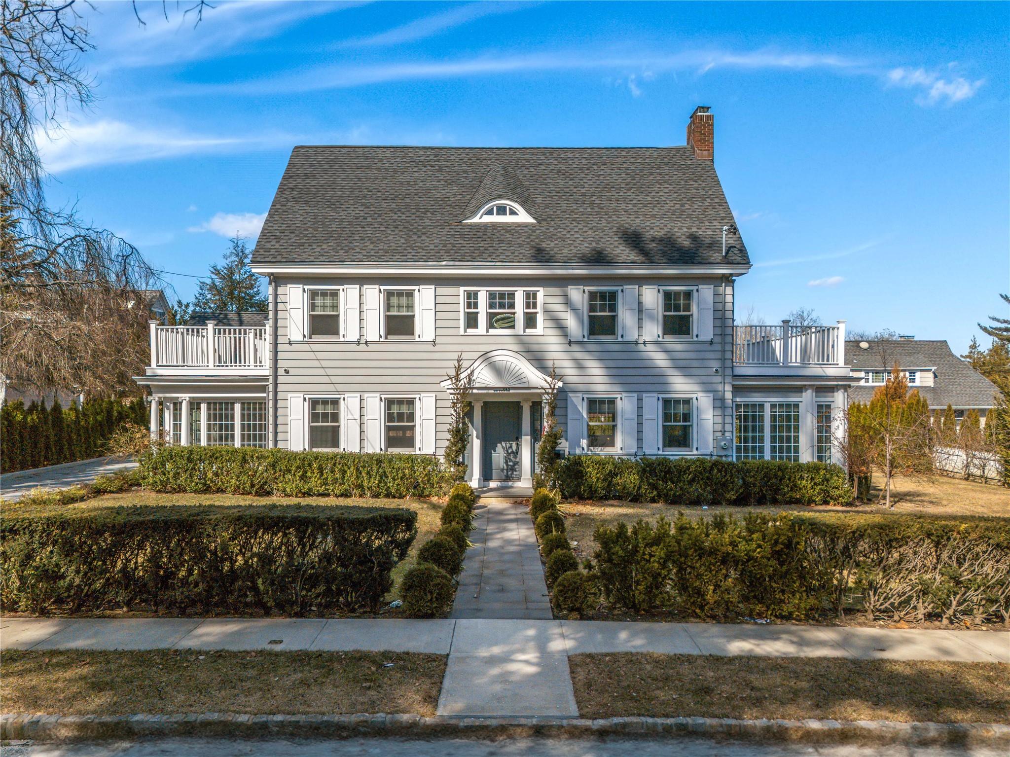 Douglaston, New York, 11363, United States, ,5 BathroomsBathrooms,Residential,Active,1741588