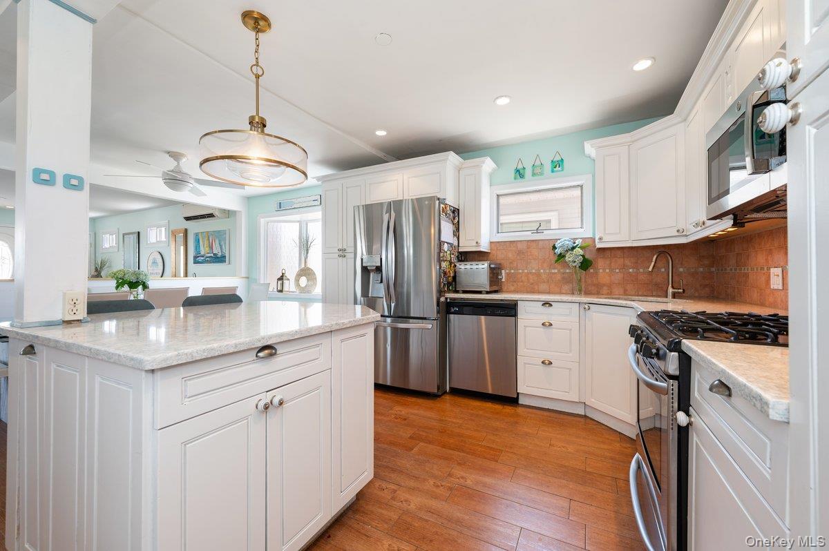 Long Beach, New York, 11561, United States, 3 Bedrooms Bedrooms, ,3 BathroomsBathrooms,Residential,Active,1886845