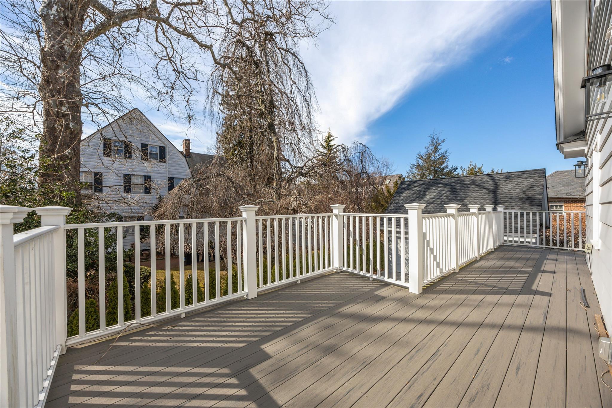 Douglaston, New York, 11363, United States, ,5 BathroomsBathrooms,Residential,Active,1741588