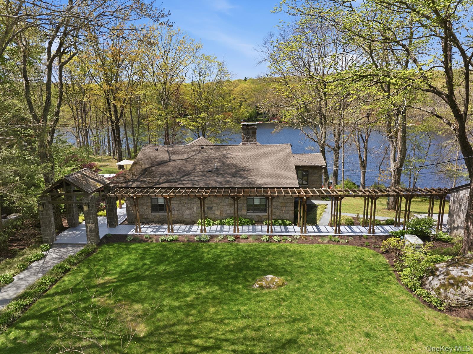 Putnam Valley, New York, 10579, United States, 3 Bedrooms Bedrooms, ,3 BathroomsBathrooms,Residential,Pending,2045595