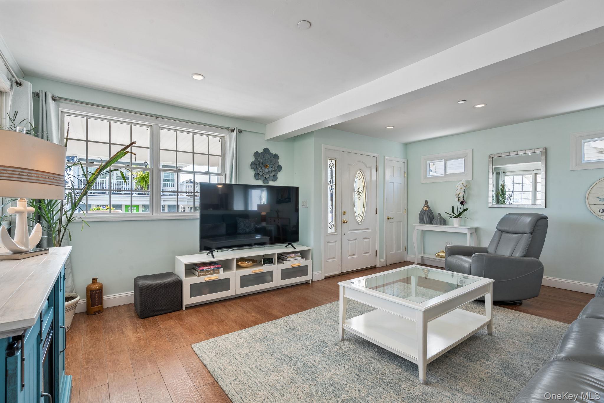 Long Beach, New York, 11561, United States, 4 Bedrooms Bedrooms, ,3 BathroomsBathrooms,Residential,Active,2008919