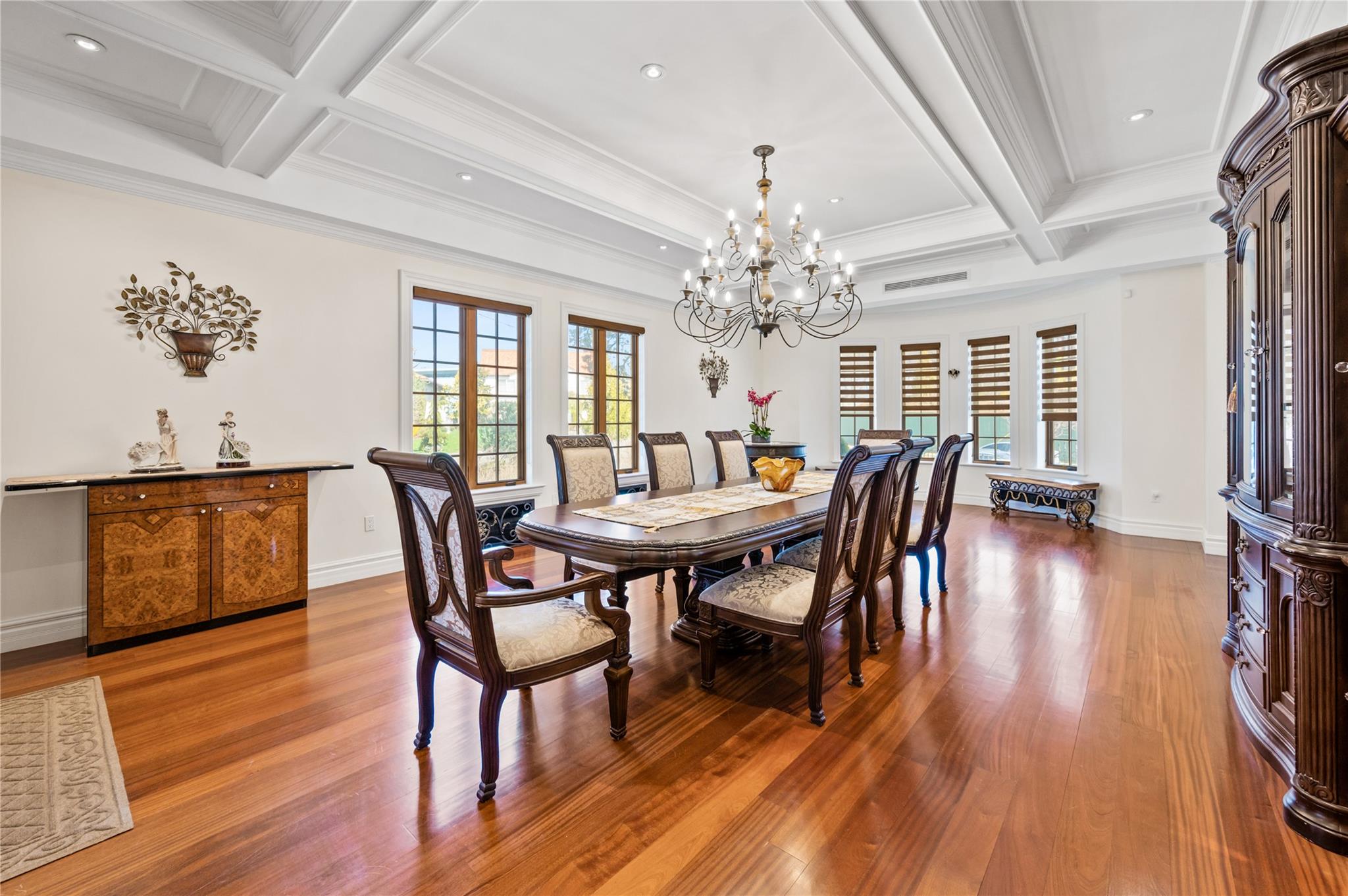 Malba, New York, 11357, United States, 5 Bedrooms Bedrooms, ,7 BathroomsBathrooms,Residential,Active,1761248