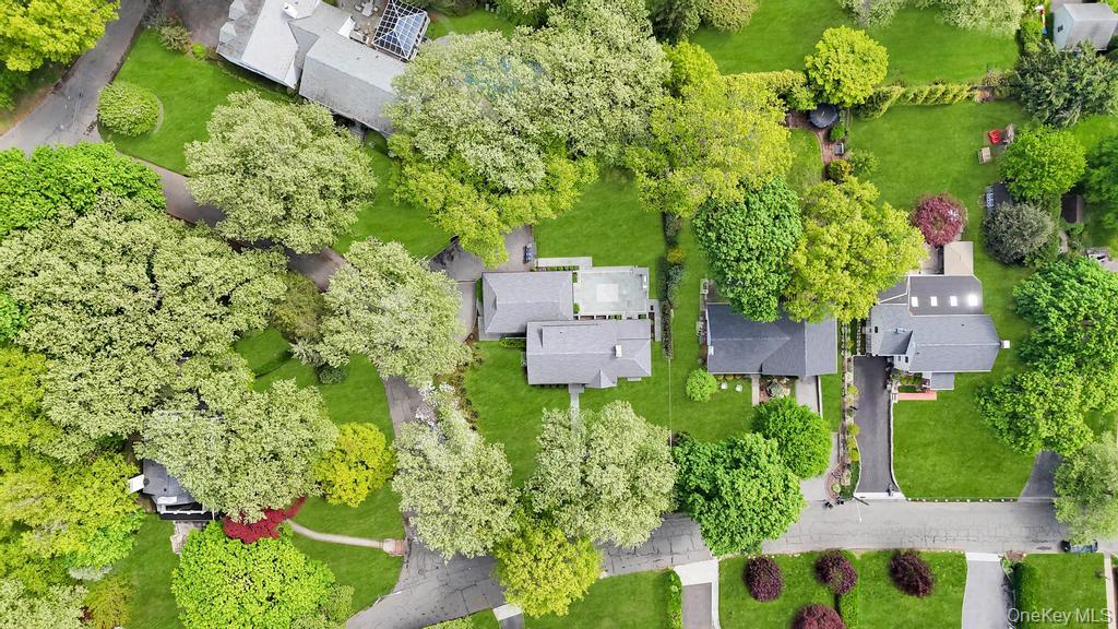 White Plains, New York, 10605, United States, 5 Bedrooms Bedrooms, ,4 BathroomsBathrooms,Residential,Pending,2045677