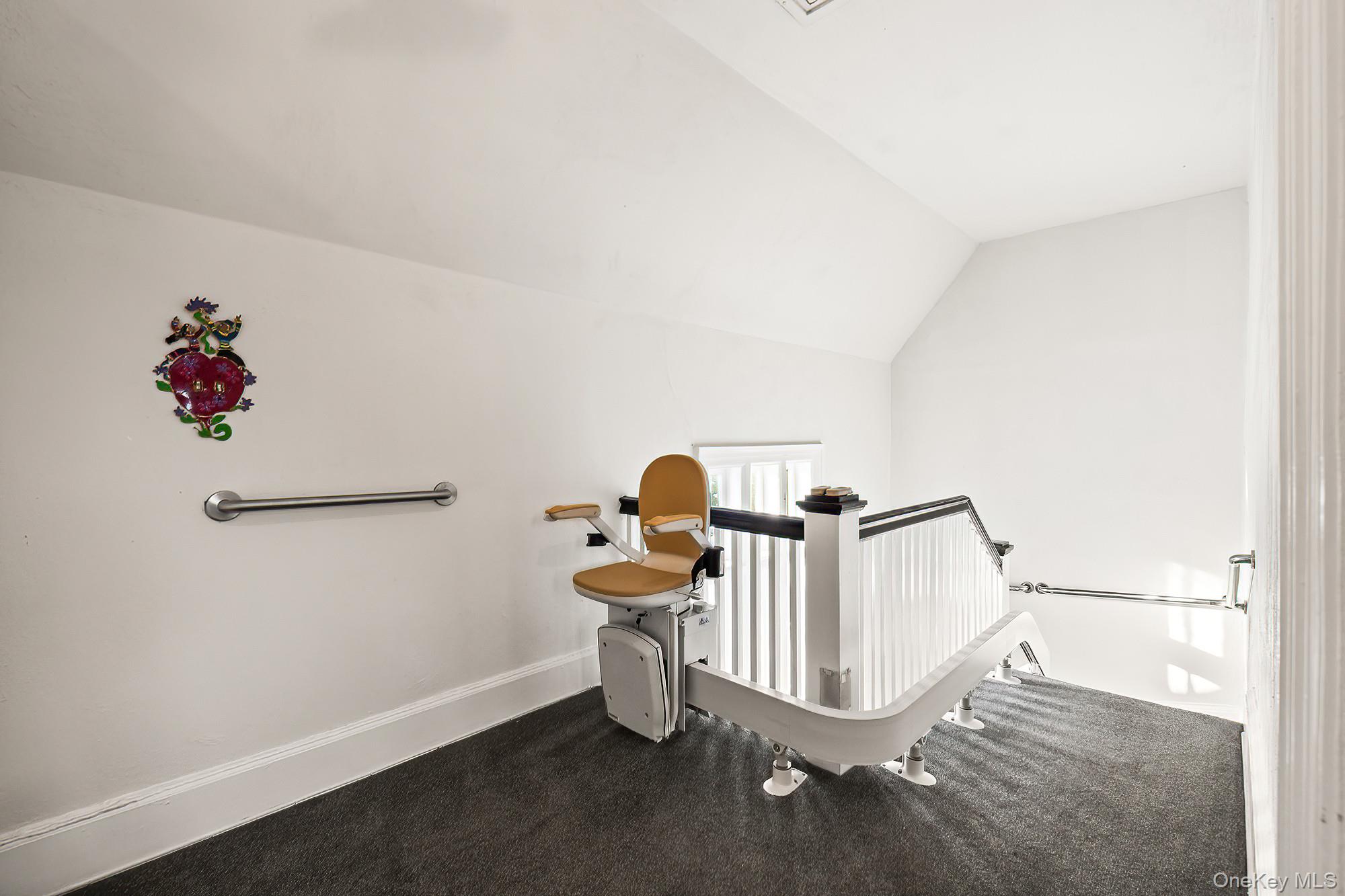 Scarsdale, New York, 10583, United States, 3 Bedrooms Bedrooms, ,2 BathroomsBathrooms,Residential,Pending,2007107