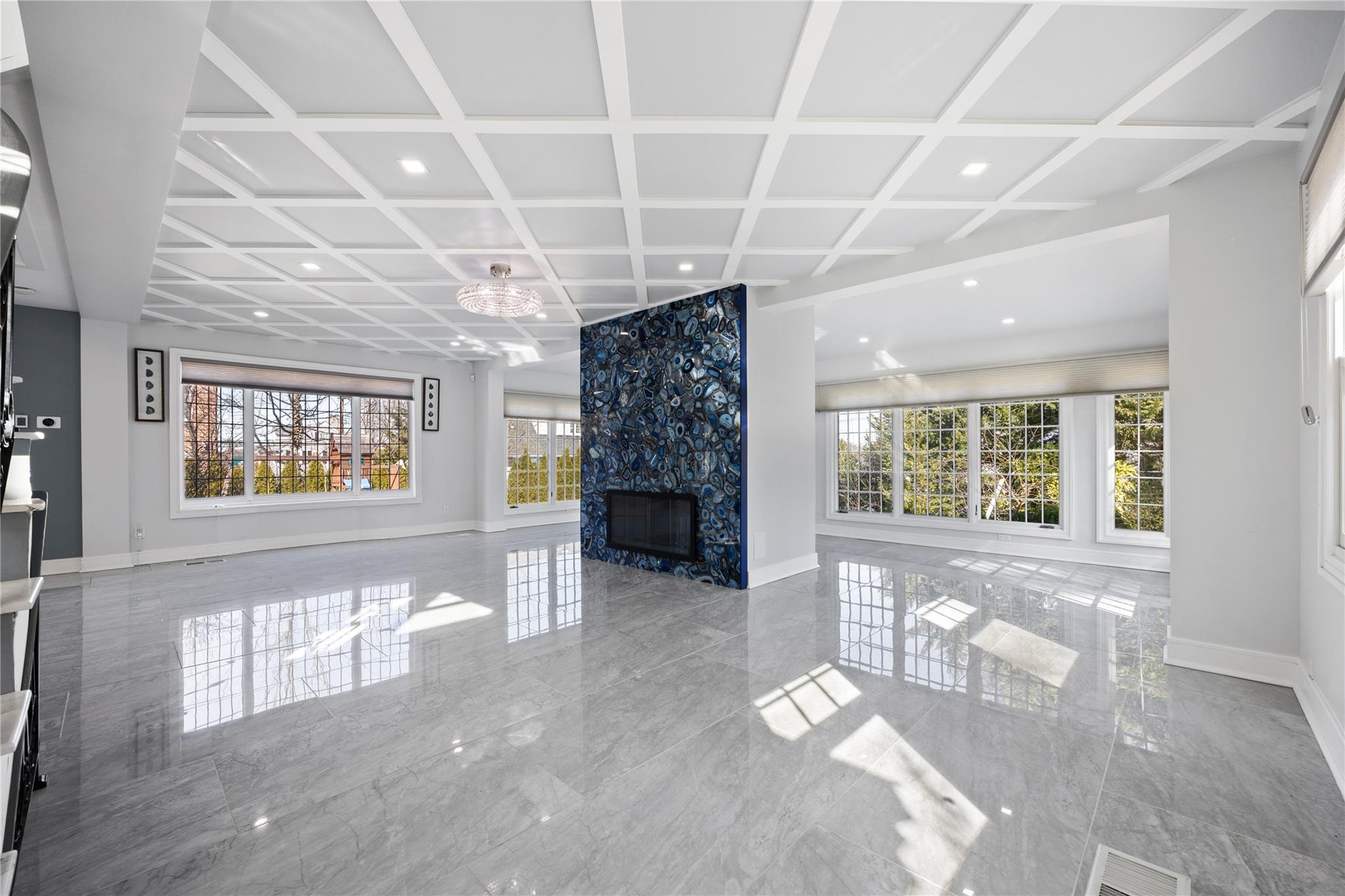 Douglaston, New York, 11363, United States, ,5 BathroomsBathrooms,Residential,Active,1741588