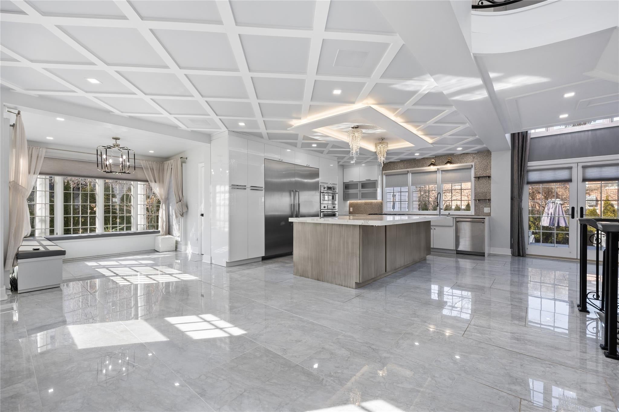 Douglaston, New York, 11363, United States, ,5 BathroomsBathrooms,Residential,Active,1741588