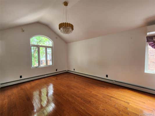 8132 252Nd St, Bellerose, NY 11426