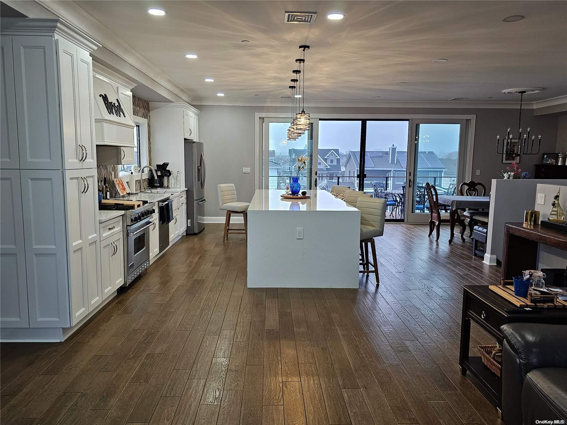 Babylon, New York, 11702, United States, 3 Bedrooms Bedrooms, ,3 BathroomsBathrooms,Residential,Active,1801049