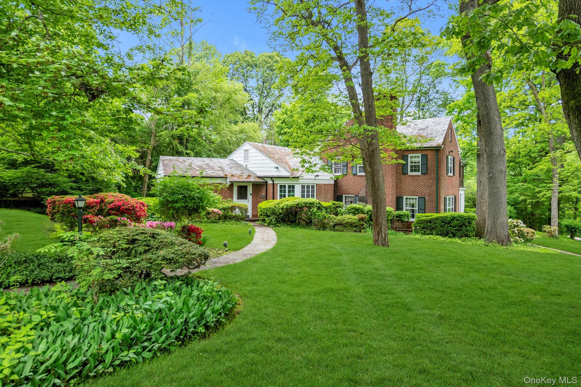 Great Neck, New York, 11021, United States, 5 Bedrooms Bedrooms, ,6 BathroomsBathrooms,Residential,Active,1824539