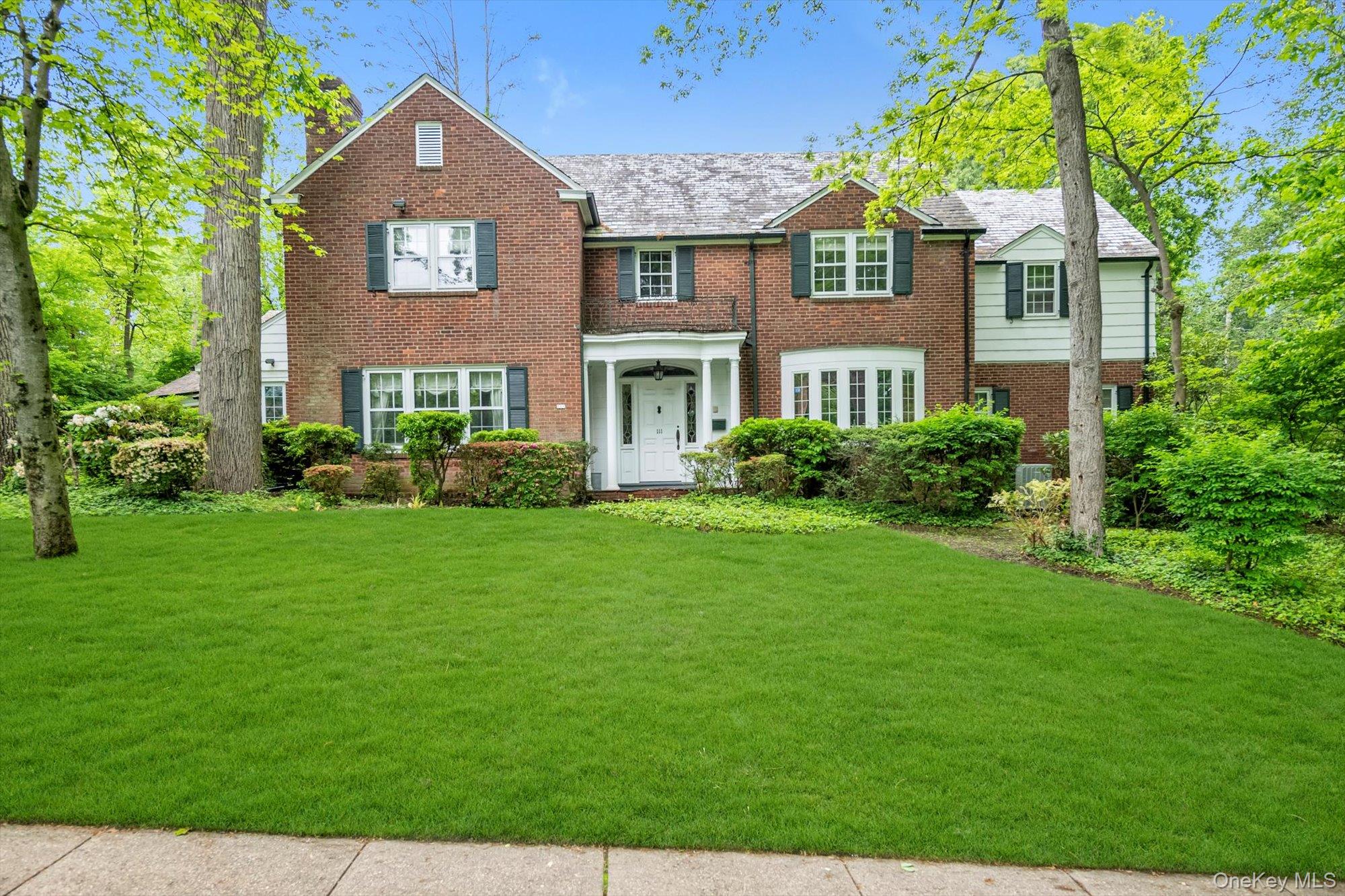 Great Neck, New York, 11021, United States, 5 Bedrooms Bedrooms, ,6 BathroomsBathrooms,Residential,Active,1824539