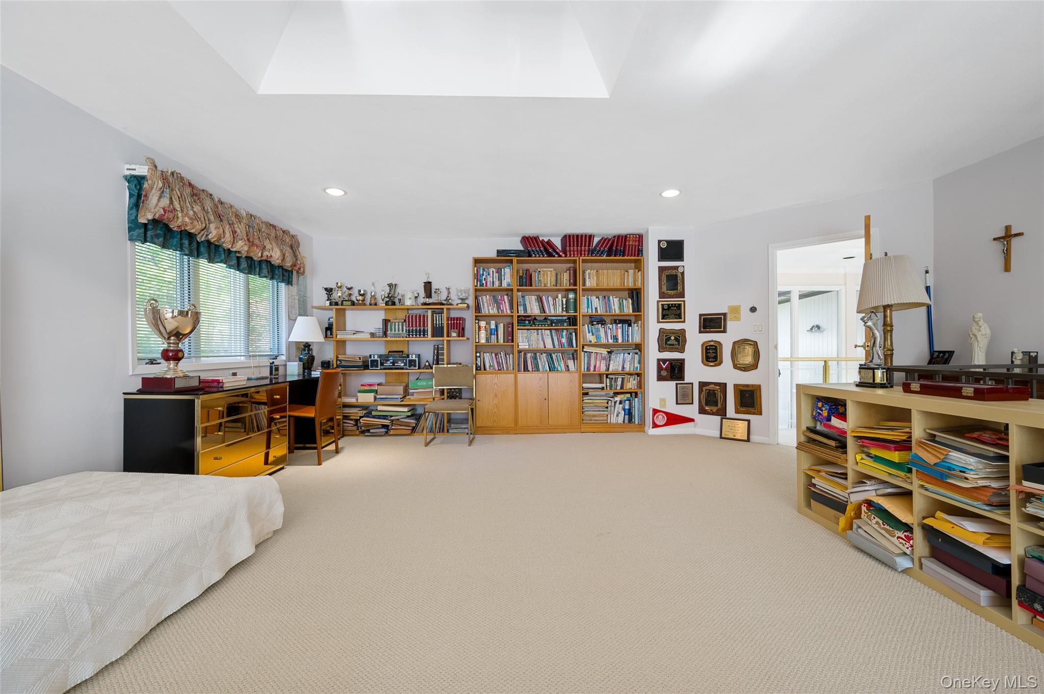 Manhasset, New York, 11030, United States, 5 Bedrooms Bedrooms, ,6 BathroomsBathrooms,Residential,Active,1788462