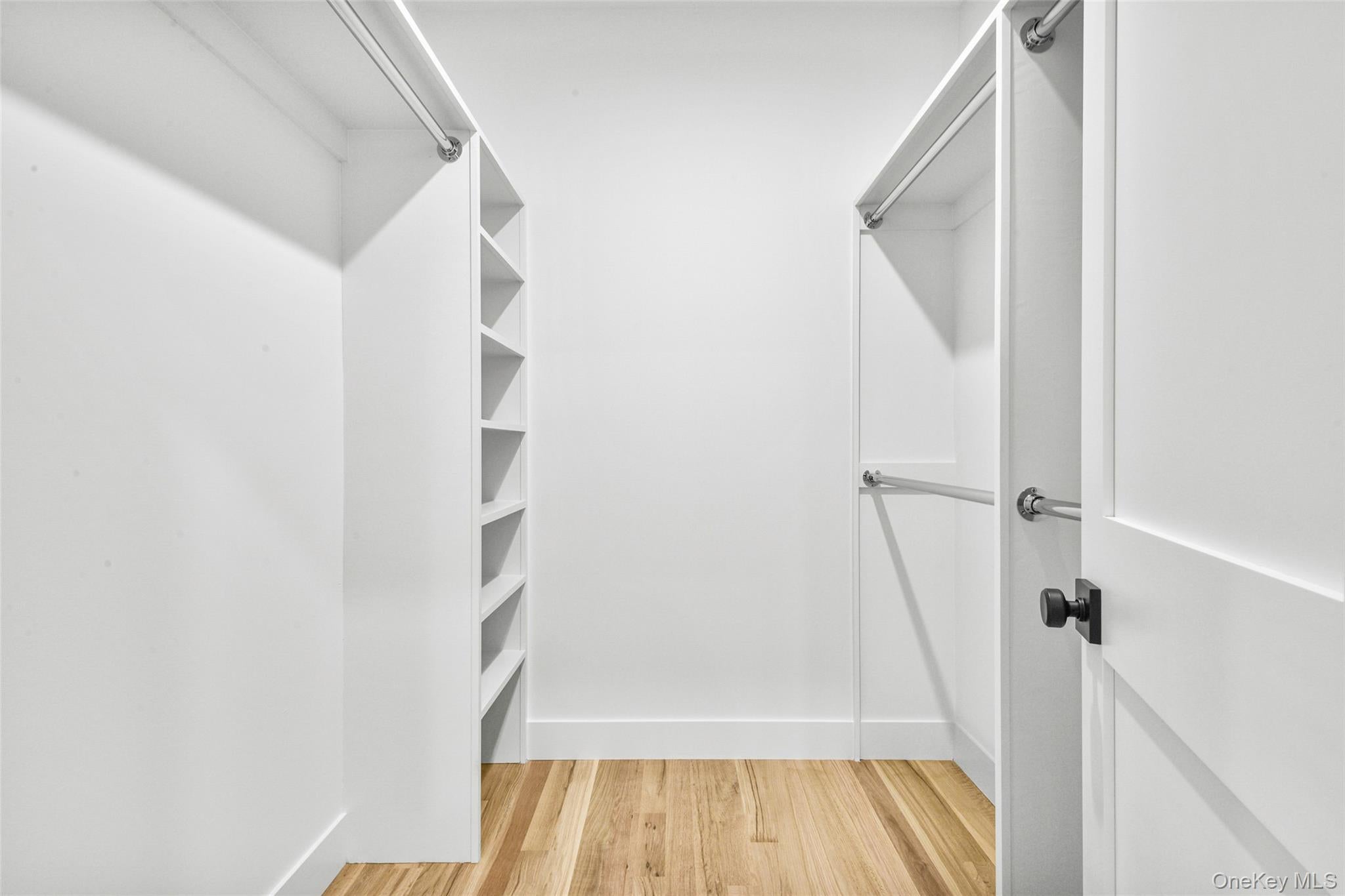 Scarsdale, New York, 10583, United States, 5 Bedrooms Bedrooms, ,5 BathroomsBathrooms,Residential,Active,1888466