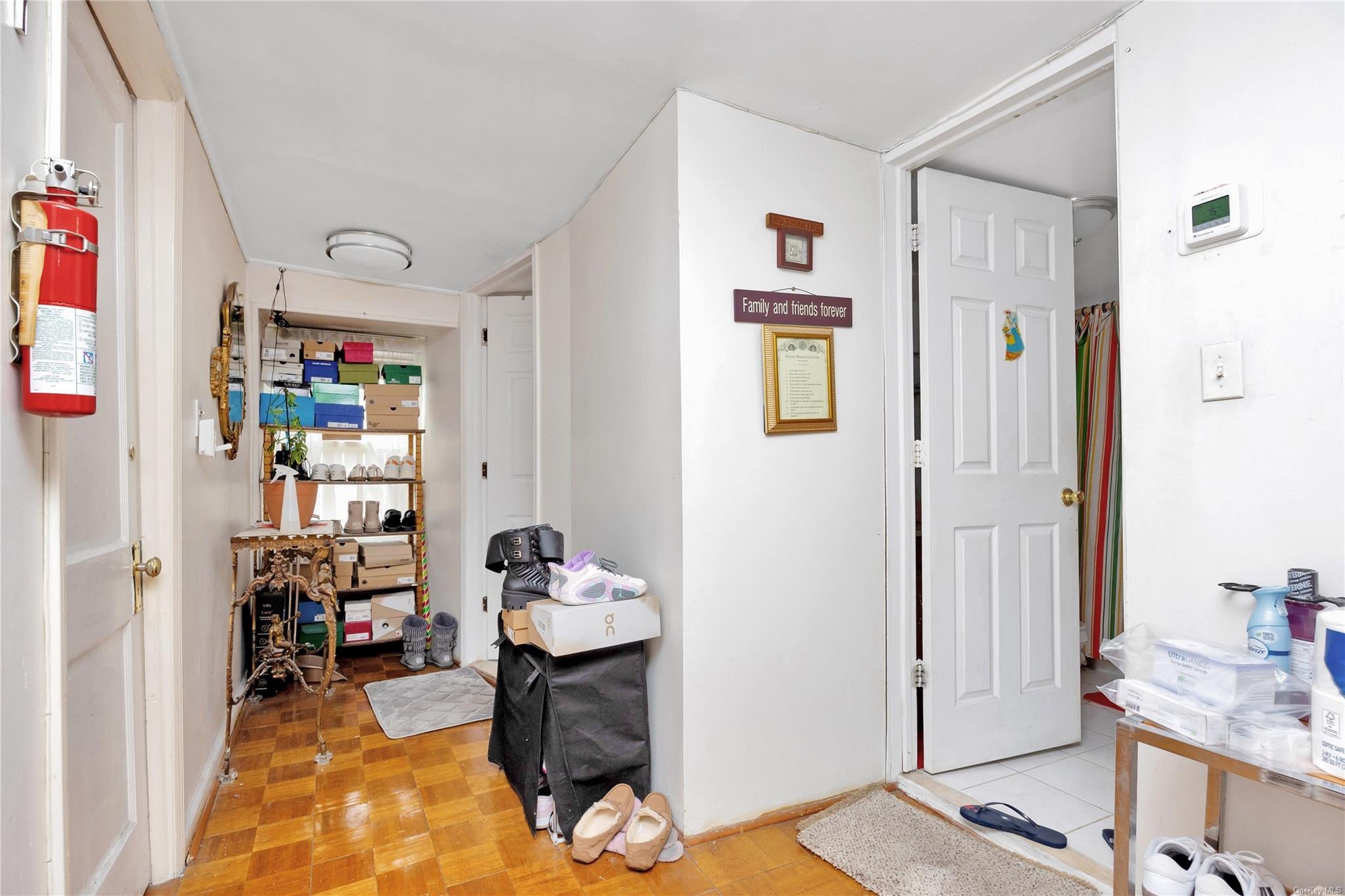 Elmhurst, New York, 11373, United States, ,7 BathroomsBathrooms,Residential,Pending,1825061