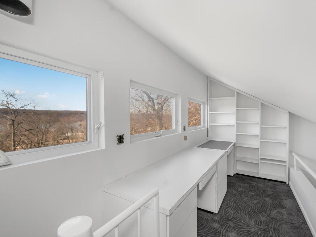 Bronx, New York, 10471, United States, 4 Bedrooms Bedrooms, ,3 BathroomsBathrooms,Residential,Active,1764906