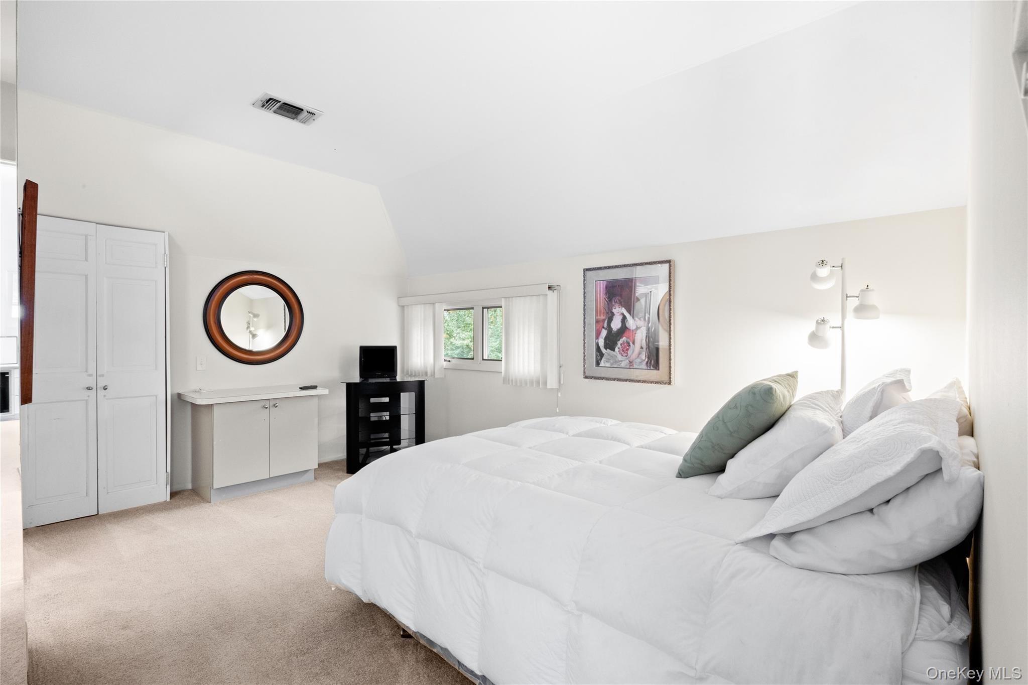 Saint James, New York, 11780, United States, 6 Bedrooms Bedrooms, ,5 BathroomsBathrooms,Residential,Active,1988457