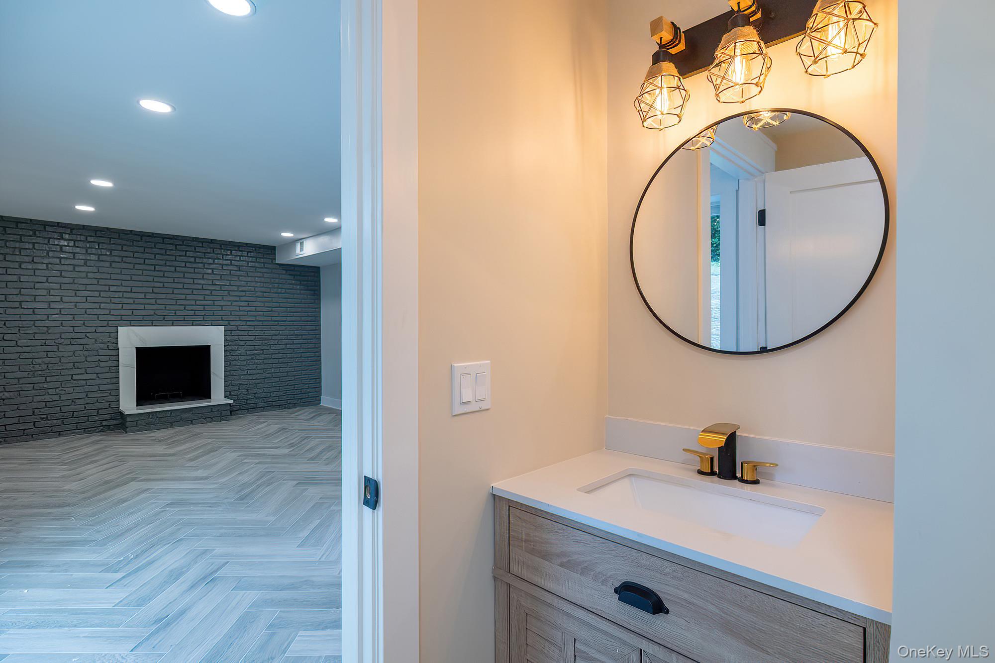 White Plains, New York, 10607, United States, 4 Bedrooms Bedrooms, ,3 BathroomsBathrooms,Residential,Active,1965798