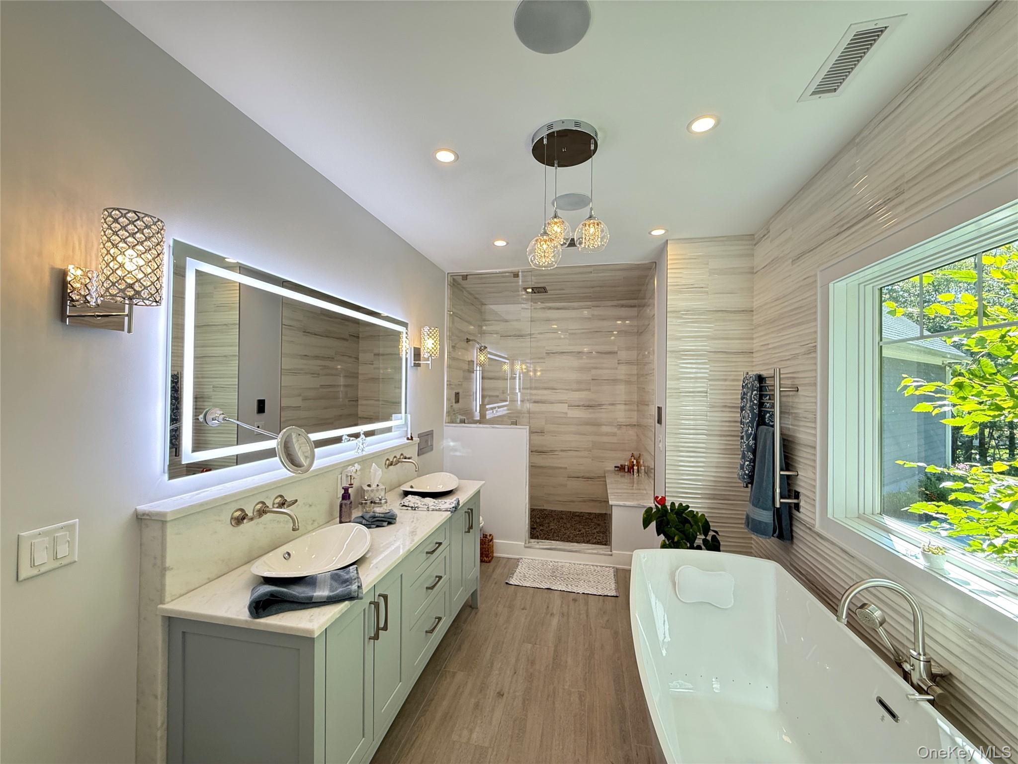 Poughquag, New York, 12570, United States, 3 Bedrooms Bedrooms, ,3 BathroomsBathrooms,Residential,Active,1944284