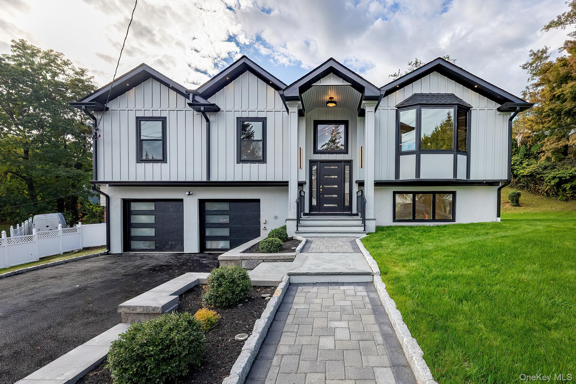 White Plains, New York, 10607, United States, 4 Bedrooms Bedrooms, ,3 BathroomsBathrooms,Residential,Active,1965798