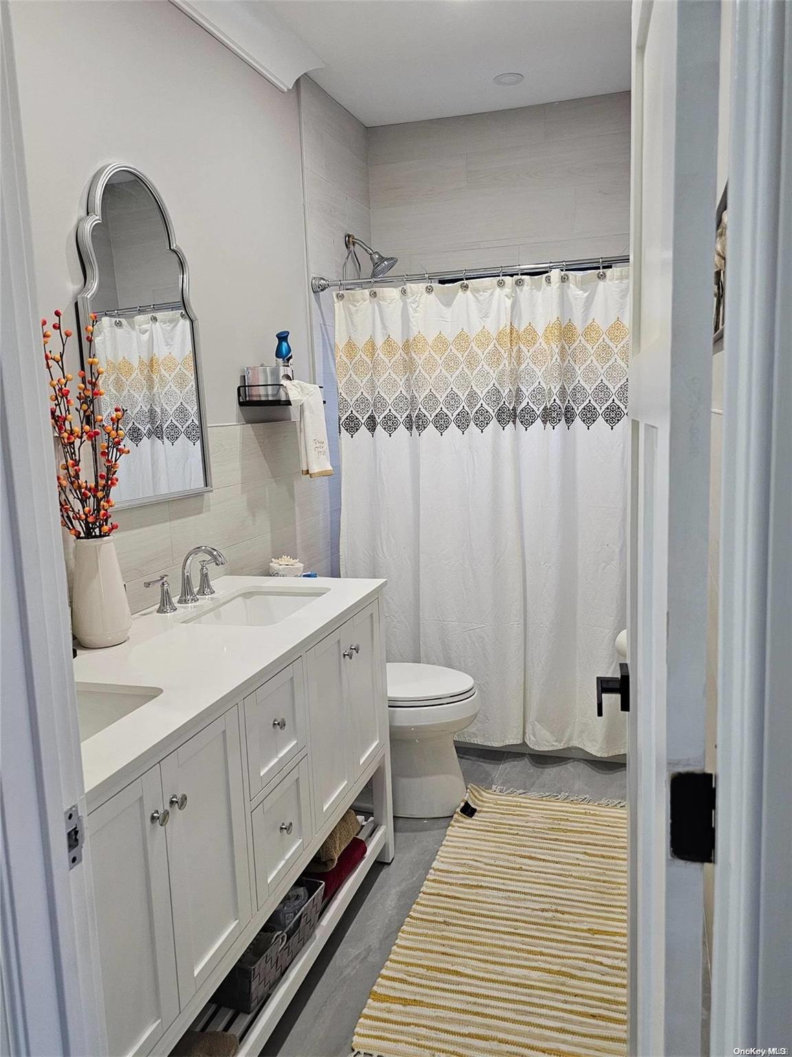 Babylon, New York, 11702, United States, 3 Bedrooms Bedrooms, ,3 BathroomsBathrooms,Residential,Active,1801049