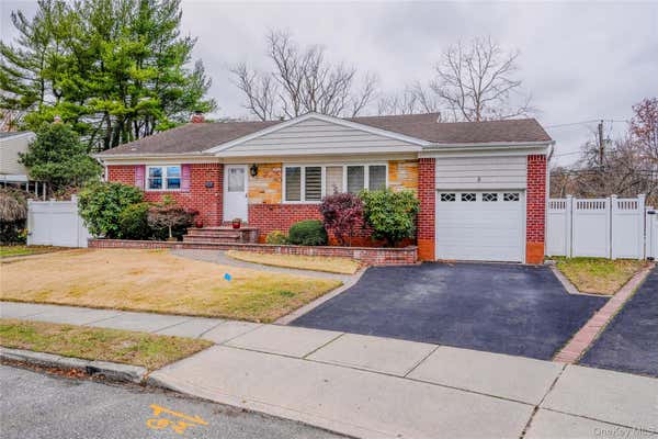8 LUCILLE DR, SYOSSET, NY 11791, photo 1 of 25