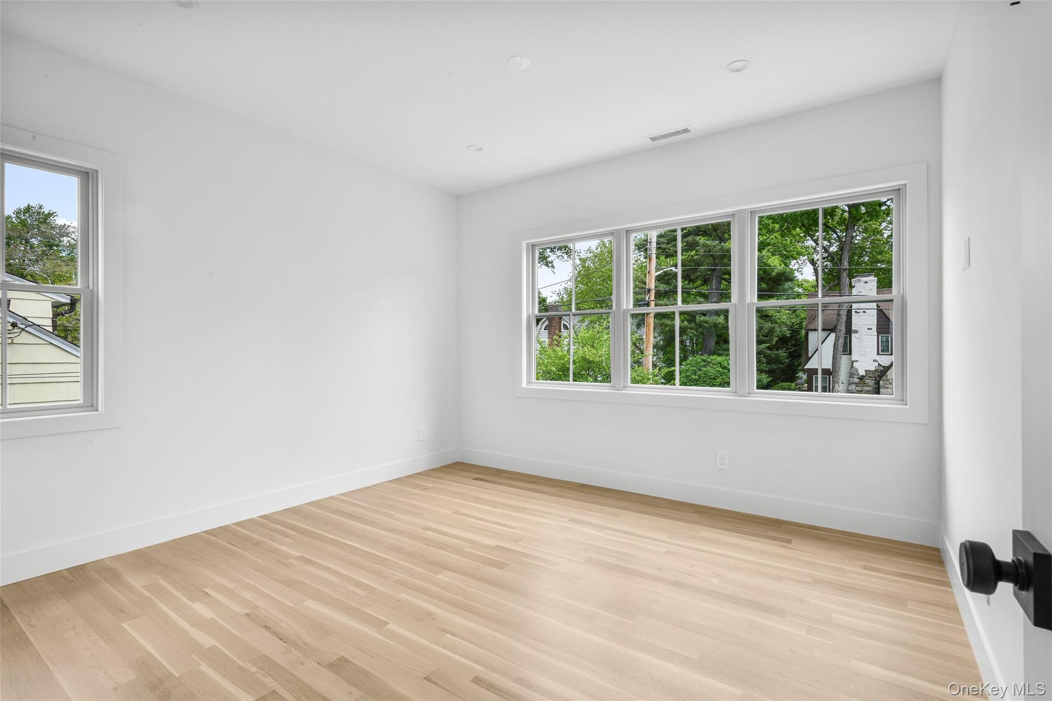 Scarsdale, New York, 10583, United States, 5 Bedrooms Bedrooms, ,5 BathroomsBathrooms,Residential,Active,1888466