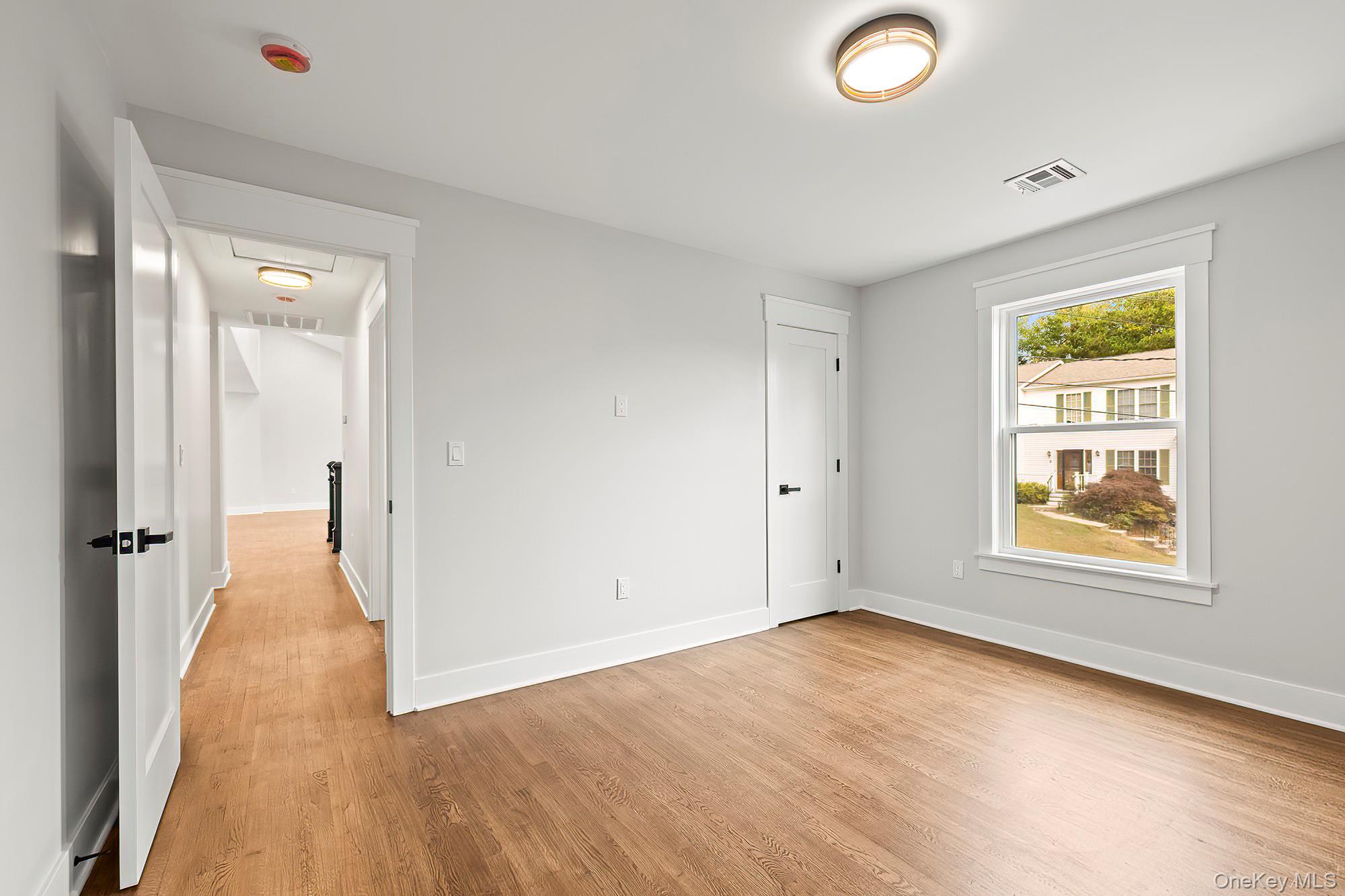 White Plains, New York, 10607, United States, 4 Bedrooms Bedrooms, ,3 BathroomsBathrooms,Residential,Active,1965798