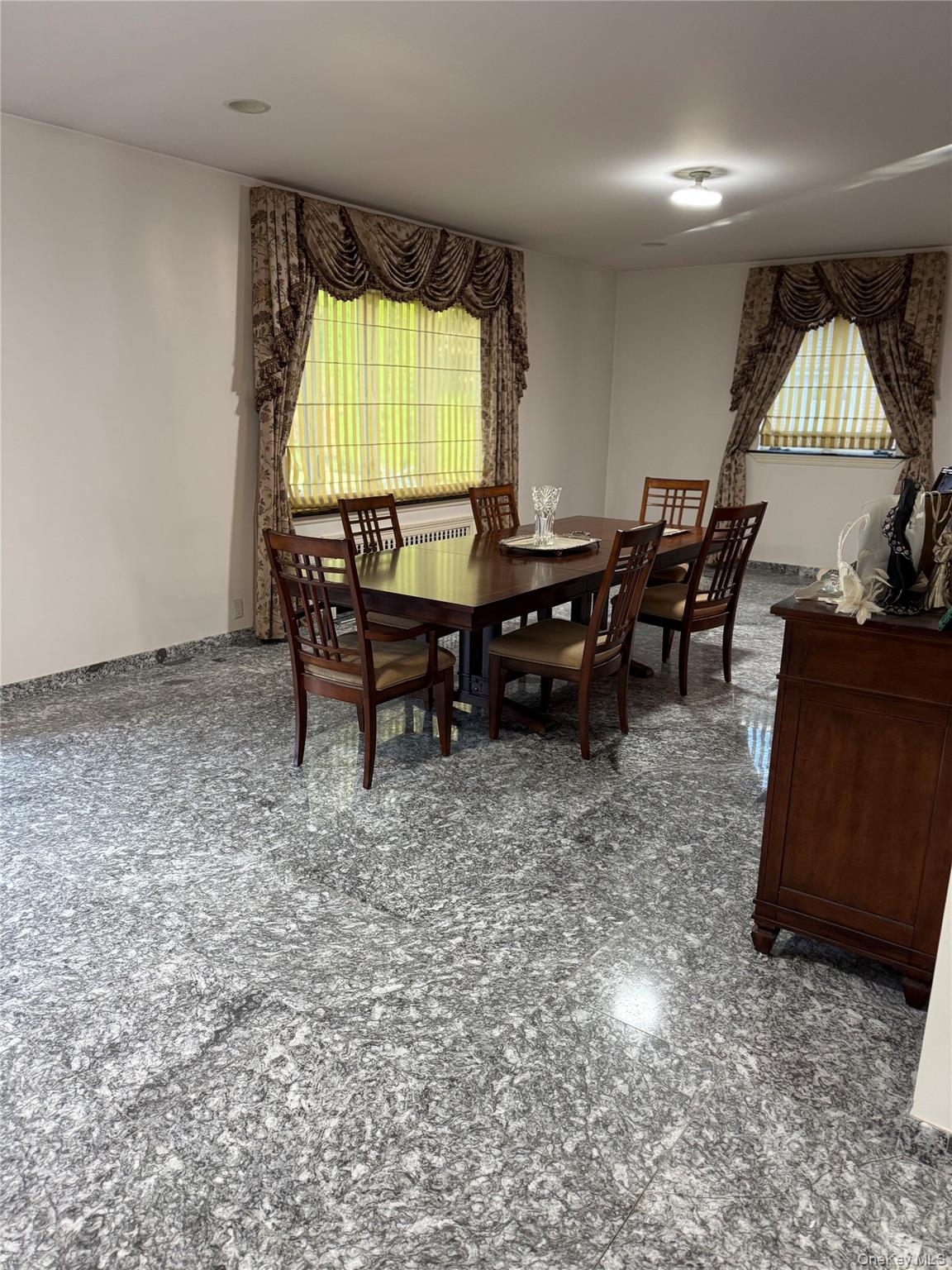 Scarsdale, New York, 10583, United States, 6 Bedrooms Bedrooms, ,4 BathroomsBathrooms,Residential,Active,1965841