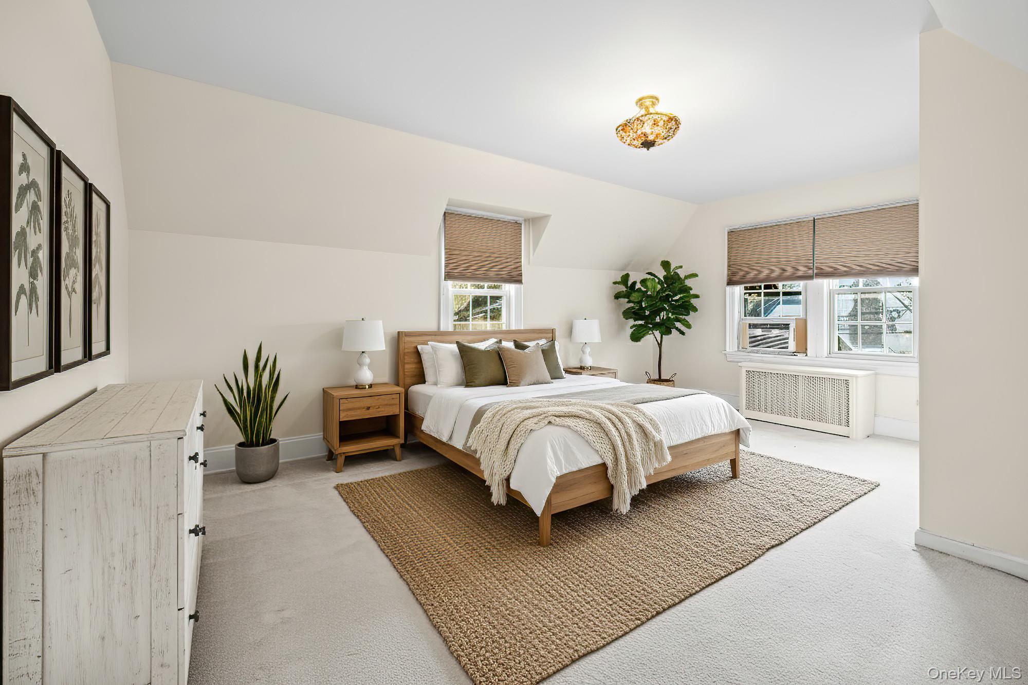 Scarsdale, New York, 10583, United States, 3 Bedrooms Bedrooms, ,2 BathroomsBathrooms,Residential,Pending,2007107