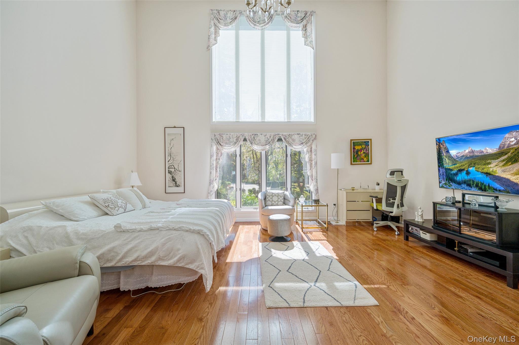 Manhasset, New York, 11030, United States, 5 Bedrooms Bedrooms, ,6 BathroomsBathrooms,Residential,Active,1788462