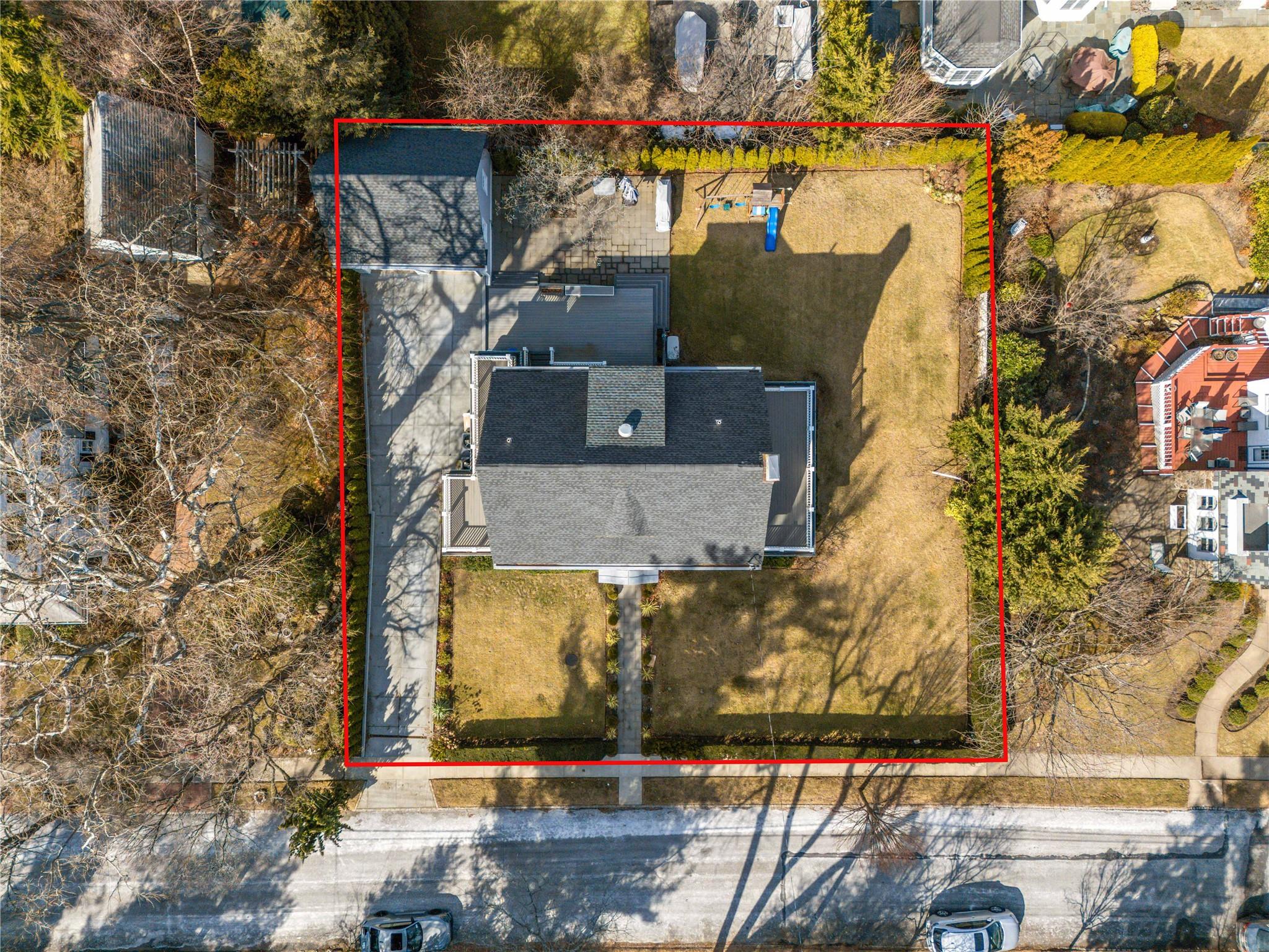 Douglaston, New York, 11363, United States, ,5 BathroomsBathrooms,Residential,Active,1741588