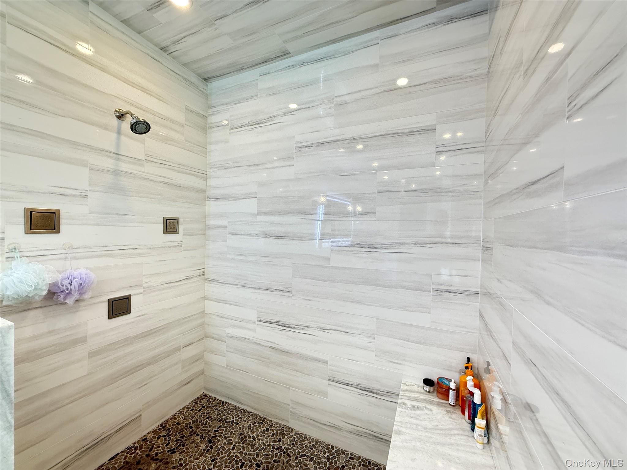 Poughquag, New York, 12570, United States, 3 Bedrooms Bedrooms, ,3 BathroomsBathrooms,Residential,Active,1944284