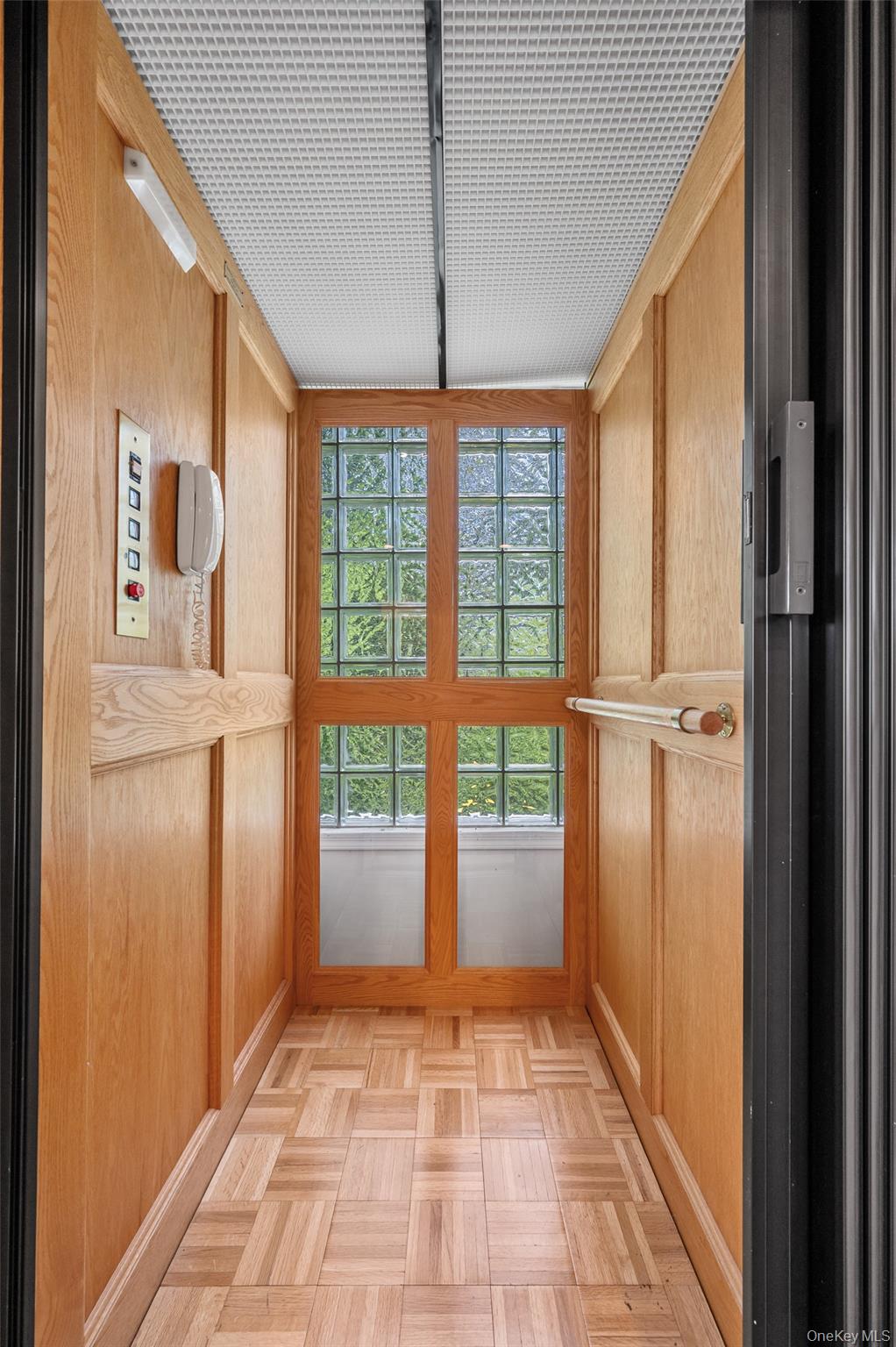 Great Neck, New York, 11021, United States, 5 Bedrooms Bedrooms, ,4 BathroomsBathrooms,Residential,Active,1885010