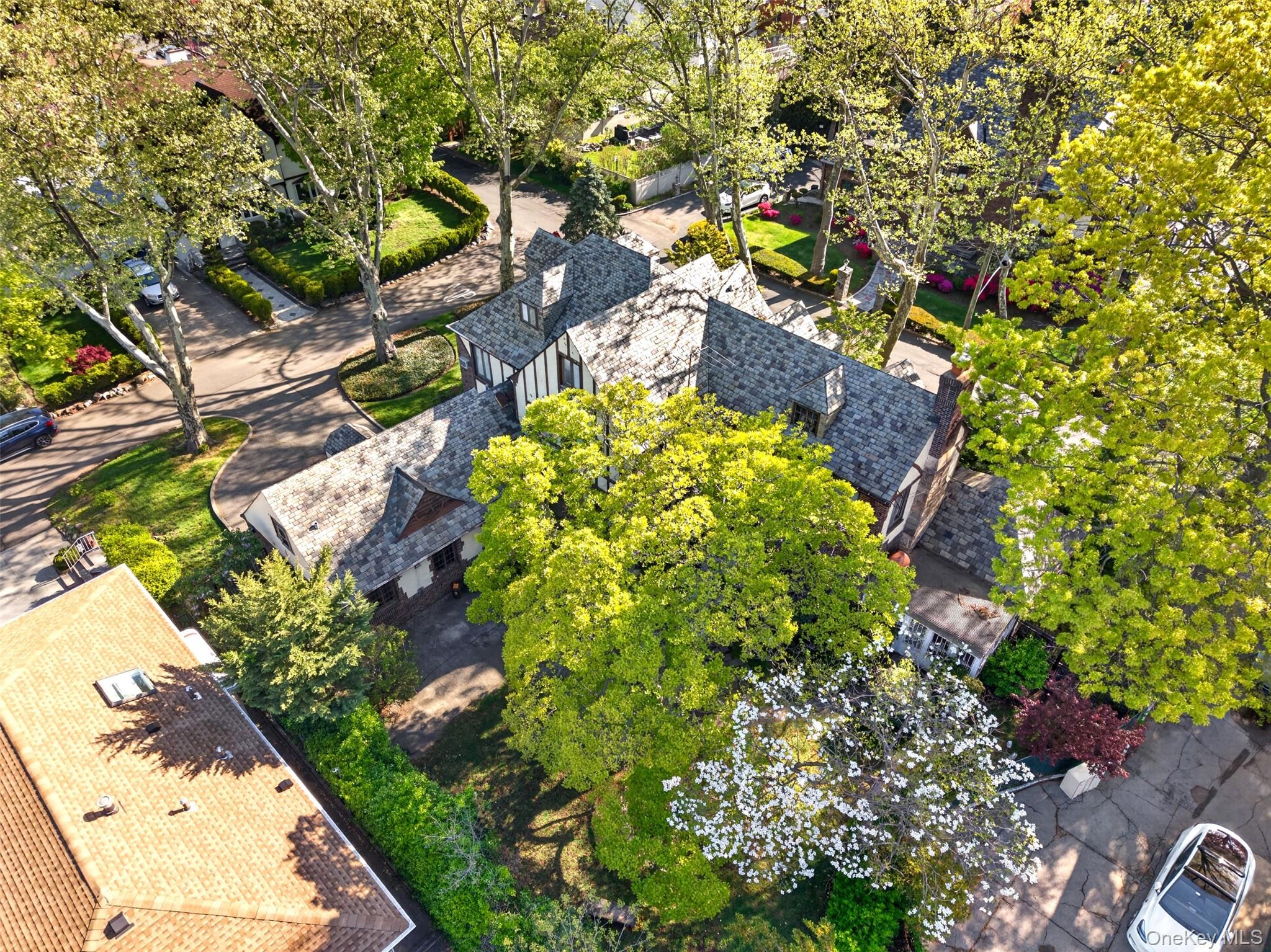 Flushing, New York, 11354, United States, 7 Bedrooms Bedrooms, ,6 BathroomsBathrooms,Residential,Active,2043439