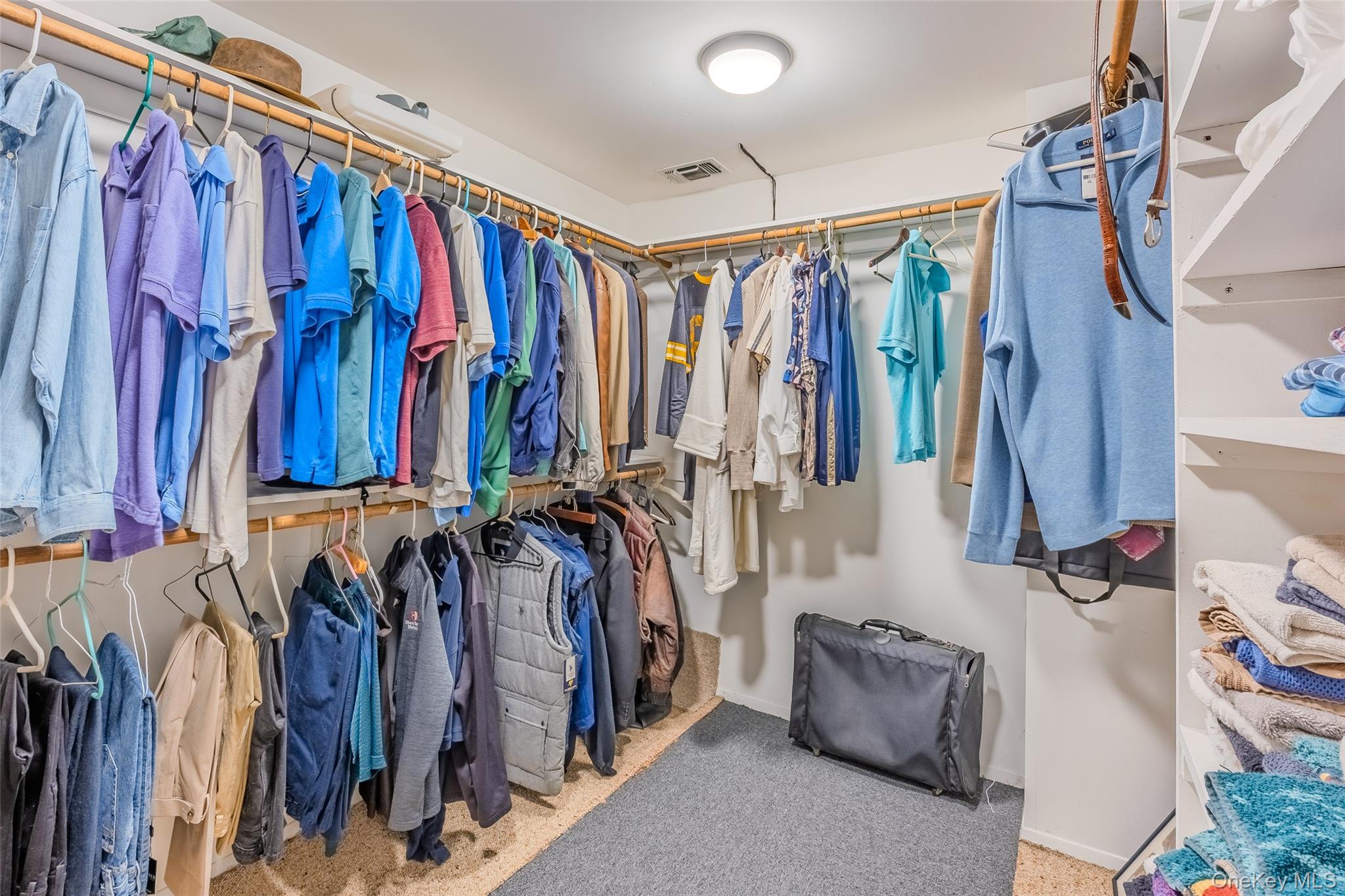 Saint James, New York, 11780, United States, 6 Bedrooms Bedrooms, ,5 BathroomsBathrooms,Residential,Active,1988457