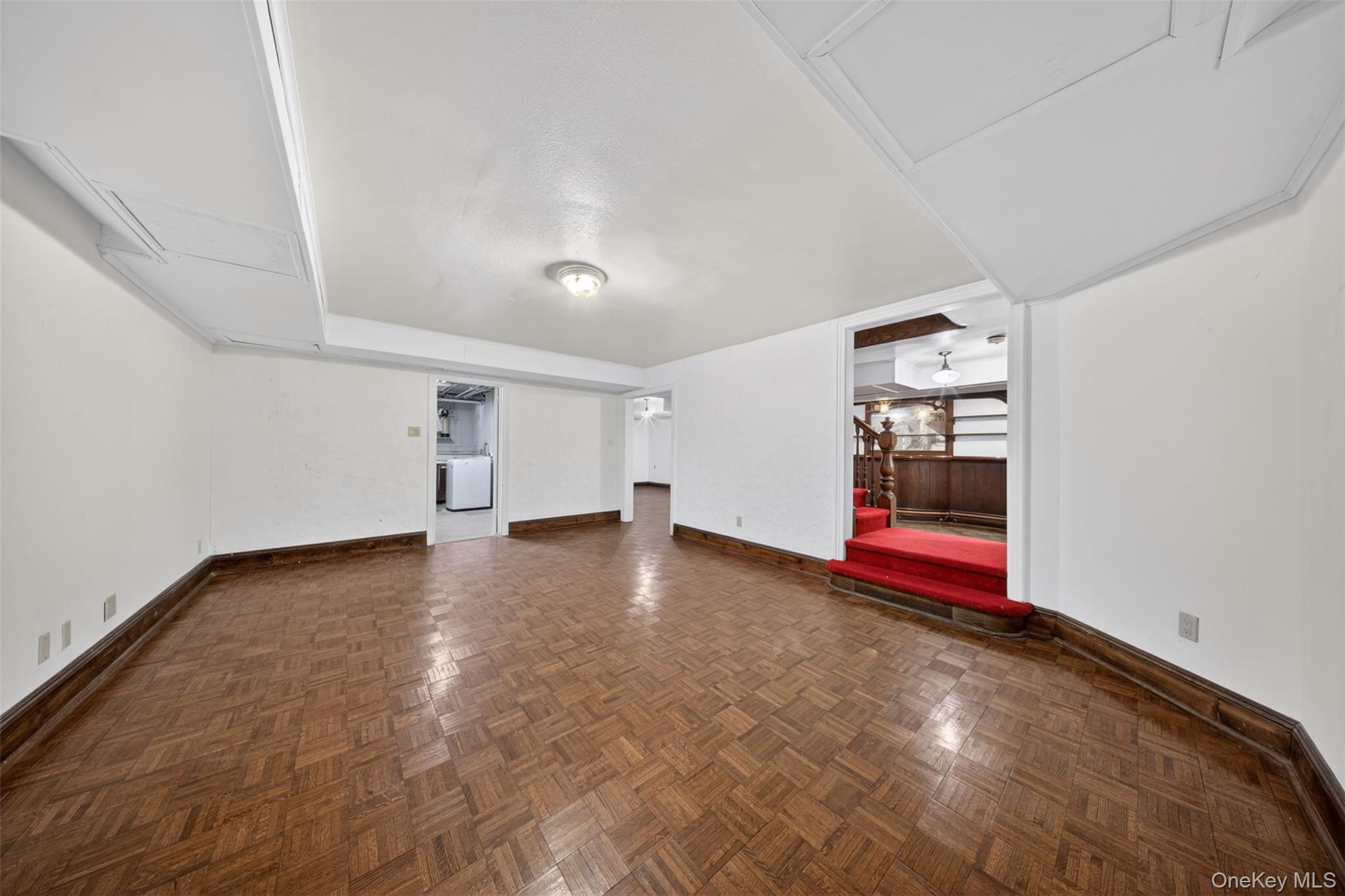 Flushing, New York, 11354, United States, 7 Bedrooms Bedrooms, ,6 BathroomsBathrooms,Residential,Active,2043439