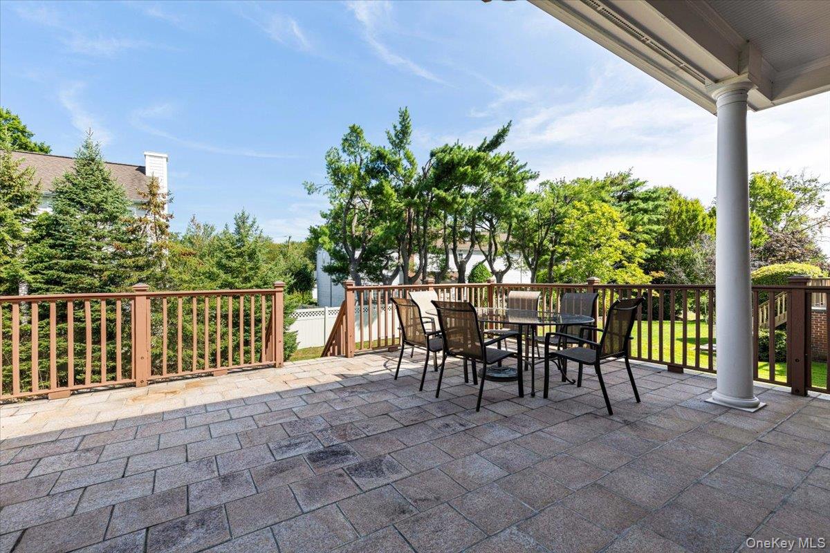 Scarsdale, New York, 10583, United States, 4 Bedrooms Bedrooms, ,4 BathroomsBathrooms,Residential,Active,1951822