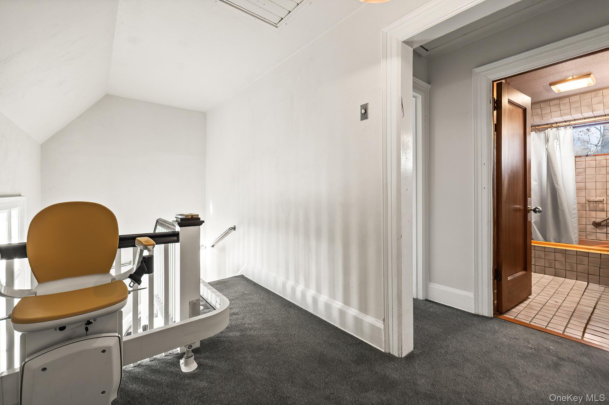 Scarsdale, New York, 10583, United States, 3 Bedrooms Bedrooms, ,2 BathroomsBathrooms,Residential,Pending,2007107