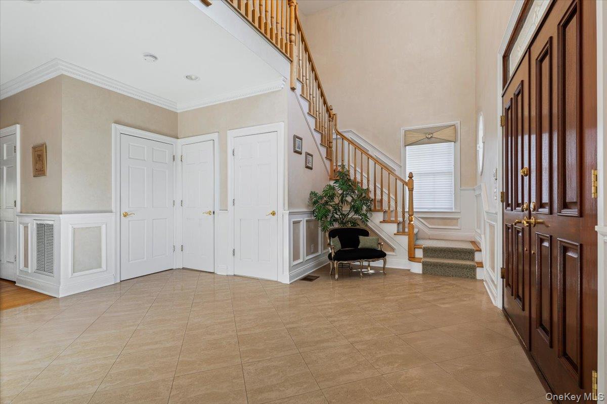 Scarsdale, New York, 10583, United States, 4 Bedrooms Bedrooms, ,4 BathroomsBathrooms,Residential,Active,1951822