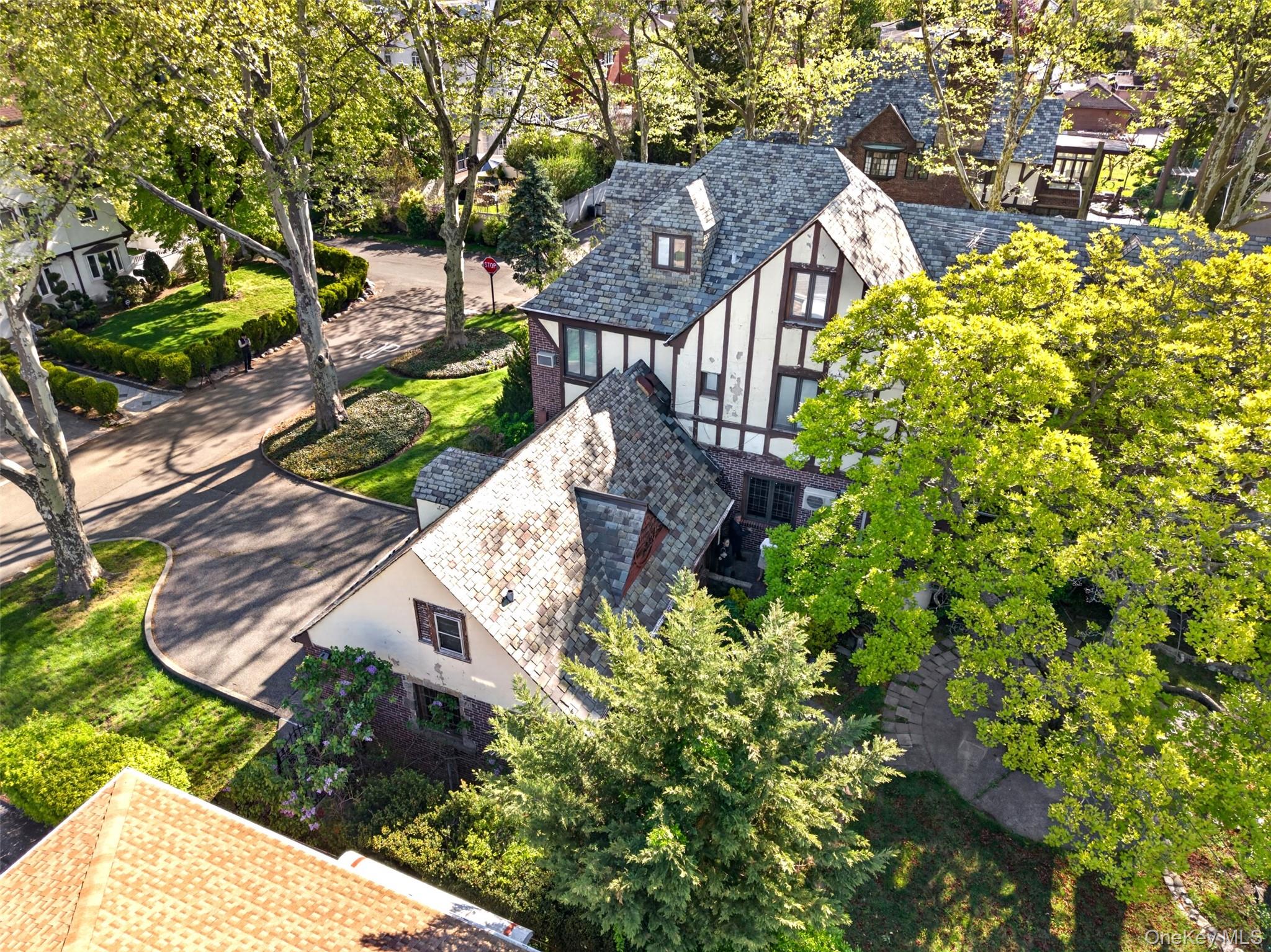 Flushing, New York, 11354, United States, 7 Bedrooms Bedrooms, ,6 BathroomsBathrooms,Residential,Active,2043439