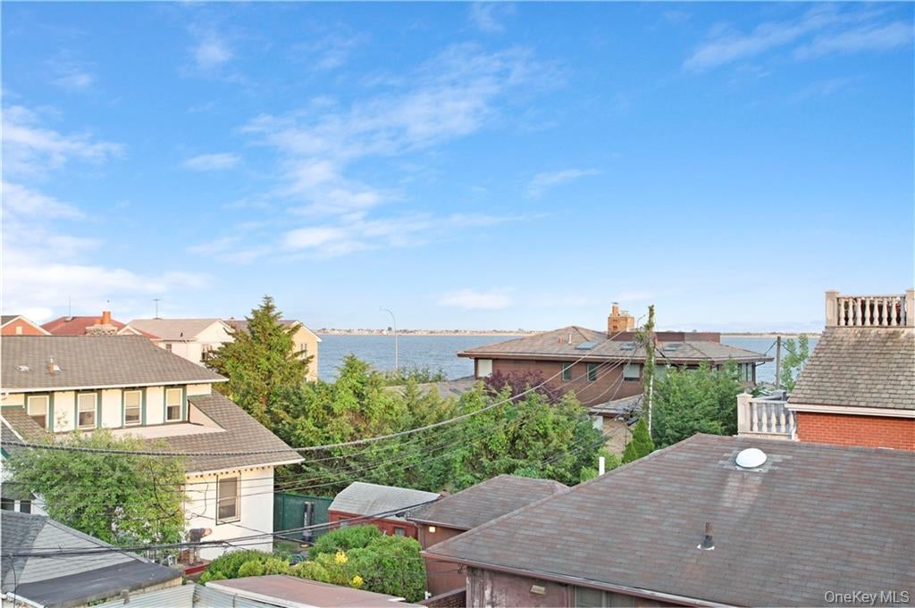 Brooklyn, New York, 11235, United States, 3 Bedrooms Bedrooms, ,5 BathroomsBathrooms,Residential,Active,1912831