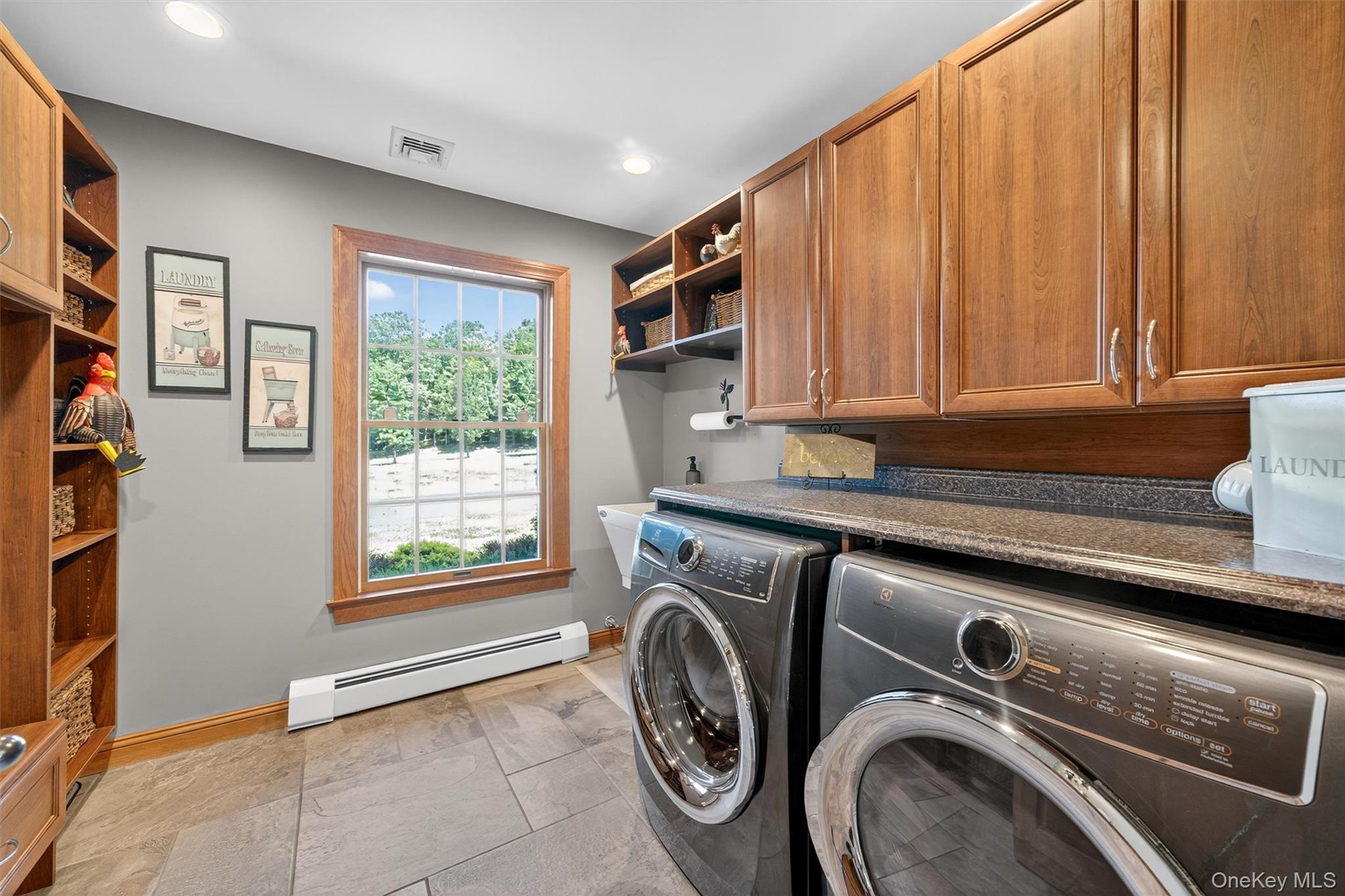 Warwick, New York, 10990, United States, 3 Bedrooms Bedrooms, ,3 BathroomsBathrooms,Residential,Active,1965856