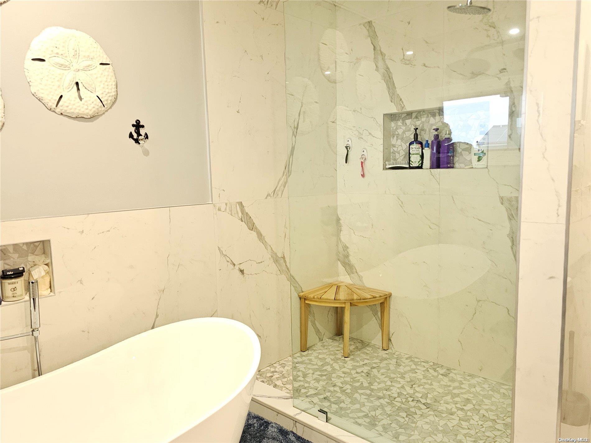 Babylon, New York, 11702, United States, 3 Bedrooms Bedrooms, ,3 BathroomsBathrooms,Residential,Active,1801049