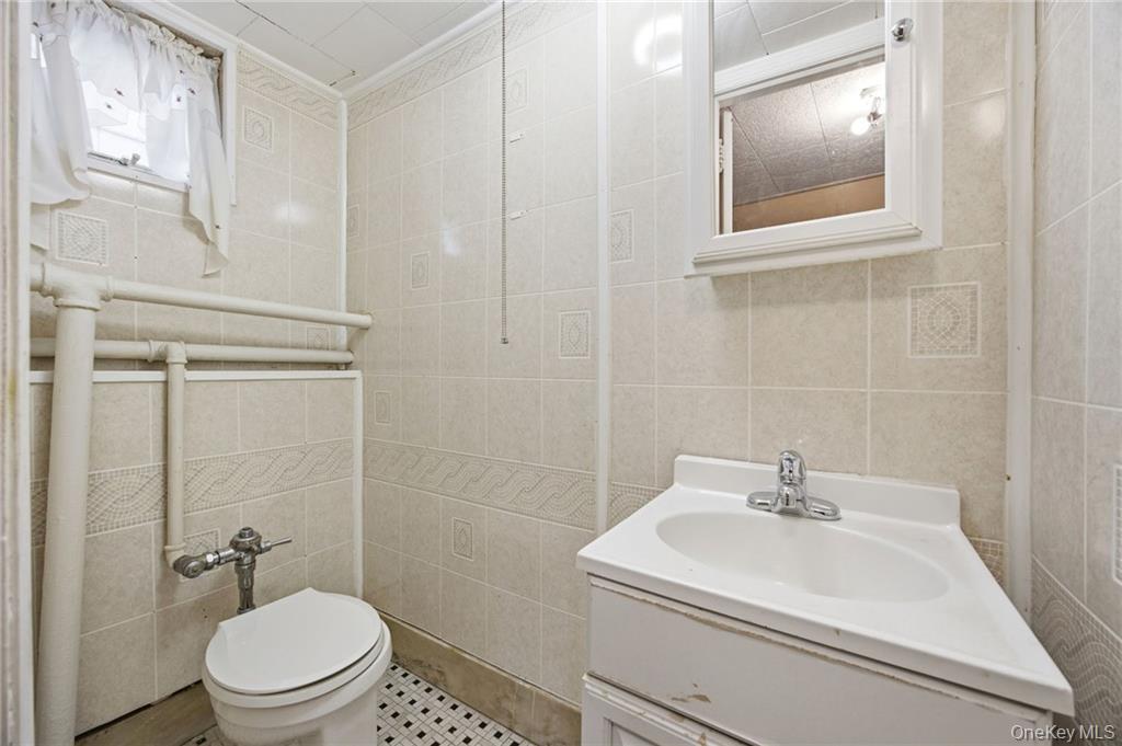 Brooklyn, New York, 11209, United States, 3 Bedrooms Bedrooms, ,2 BathroomsBathrooms,Residential,Active,2043128