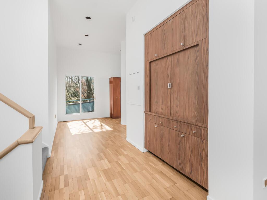 Bronx, New York, 10471, United States, 4 Bedrooms Bedrooms, ,3 BathroomsBathrooms,Residential,Active,1764906