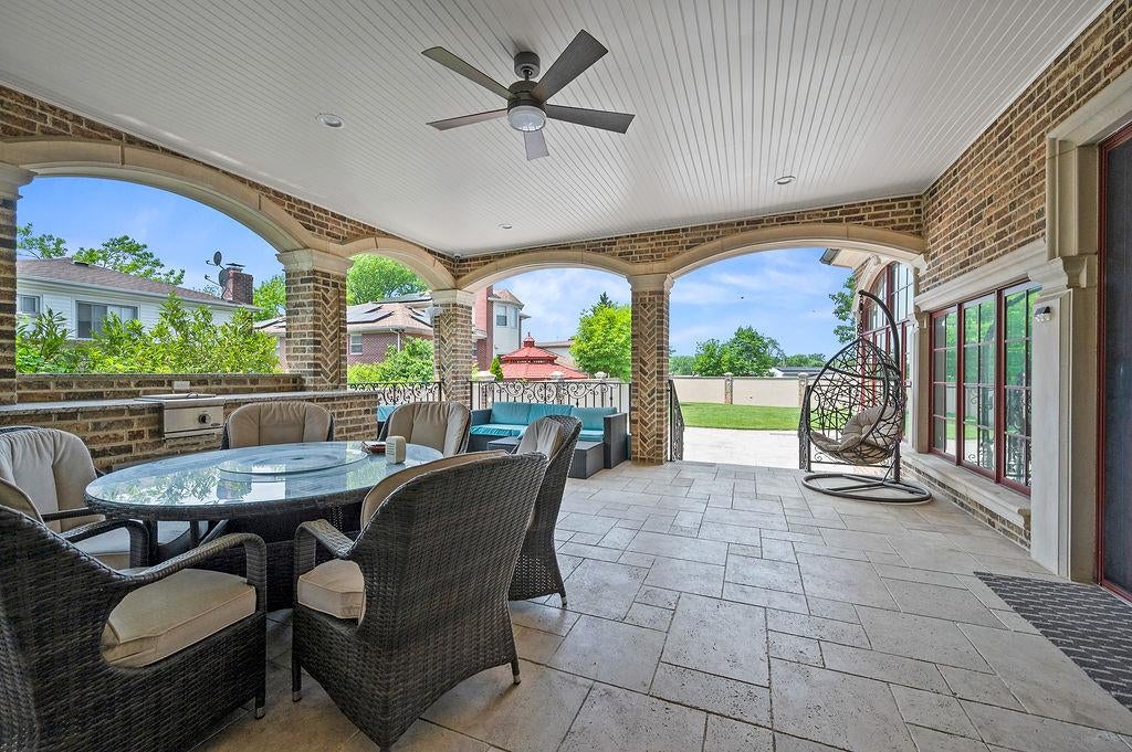 Little Neck, New York, 11362, United States, 5 Bedrooms Bedrooms, ,6 BathroomsBathrooms,Residential,Active,1908169