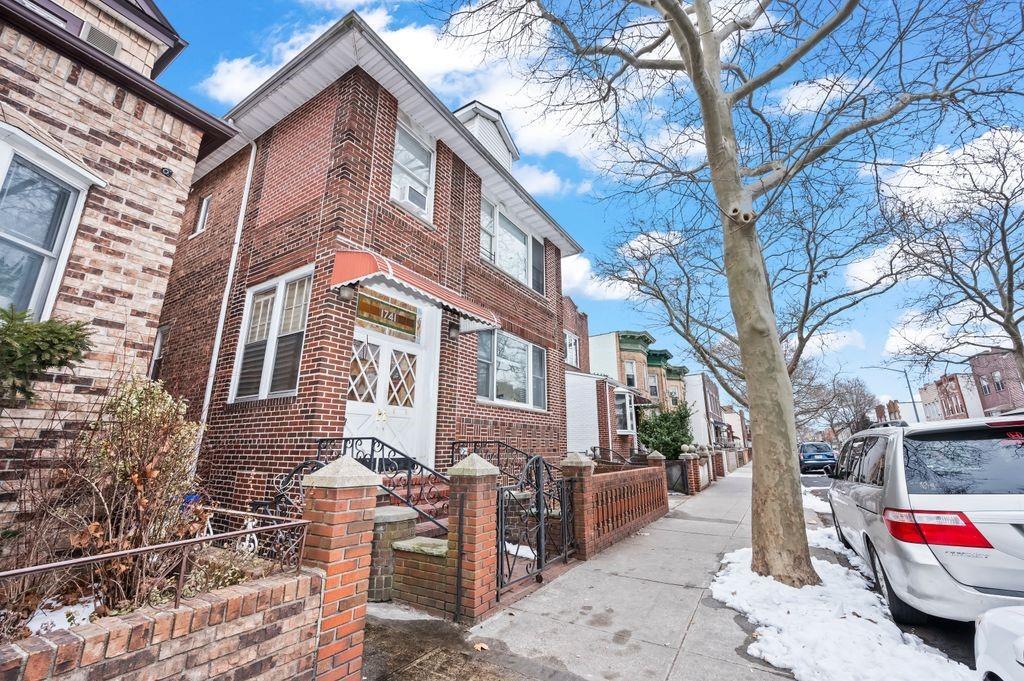 Brooklyn, New York, 11204, United States, 10 Bedrooms Bedrooms, ,6 BathroomsBathrooms,Residential,Active,1710730